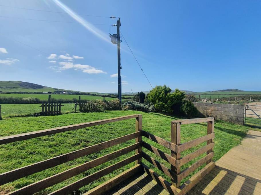 On Farm Chalet, Sleeps 6, Rhoshirwaun Villa Aberdaron Exterior photo